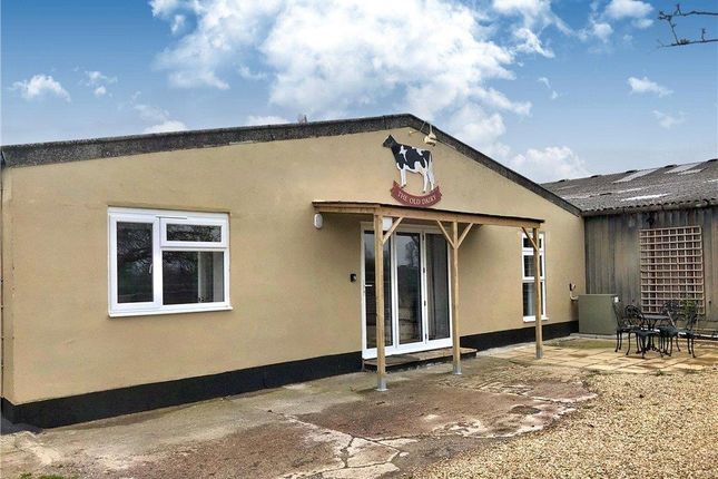 2-bed bungalow on Rudge Hill Farm, Sturminster Newton, £1,000/mo
