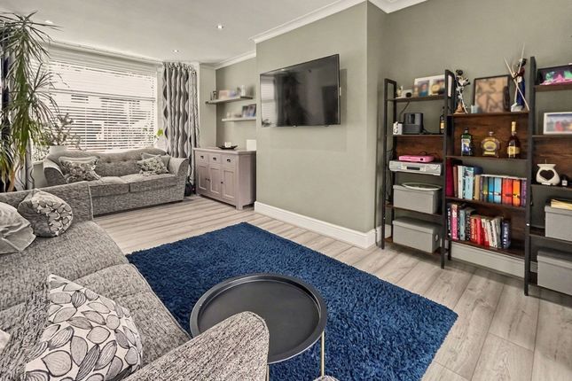 10 Buckingham Avenue, Manchester photo 2