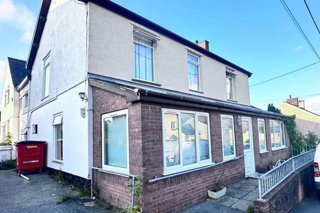 Y Foelas, Station Road, Llanrug, Caernarfon Ll55 4Be