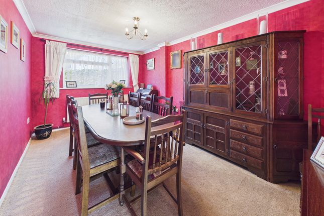 73, Sarratt Avenue, Hemel Hempstead photo 3