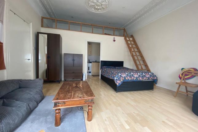 3 Lyndon House, 6 Berrylands, Surbiton photo 4