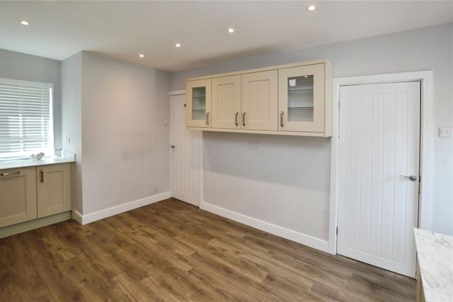 57, Middleton Park Avenue, West Yorkshire photo 4