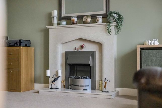 2, Trumpeter Road, Cheltenham photo 3