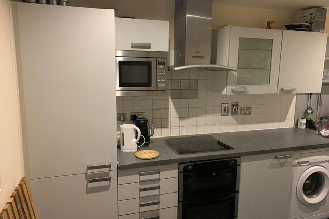Flat to rent in Wards Wharf Approach, London