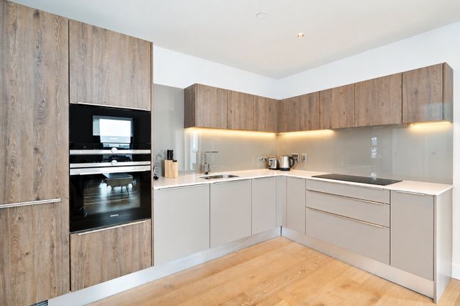 Apartment 163, 43 Brogan House, Battersea photo 4