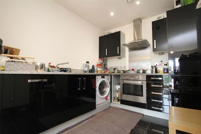 Flat 49 - 25, Barge Walk, London photo 3