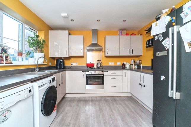 4, Beech Lane, Humberston photo 3