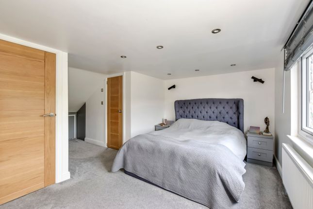 Lemonfield Drive, Watford photo 4
