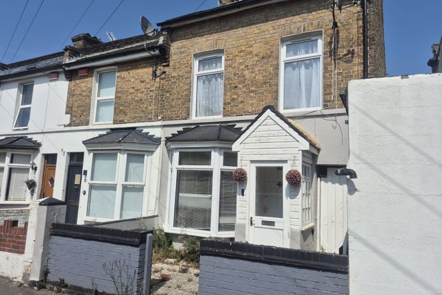 Studio house on 17, Rodney Street, Ramsgate, £135,000