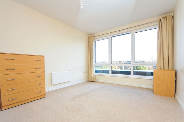 Flat to rent in Effra Parade, London