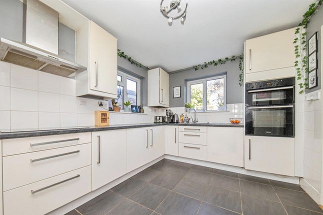 19, Kirkton Close, Ipswich photo 4