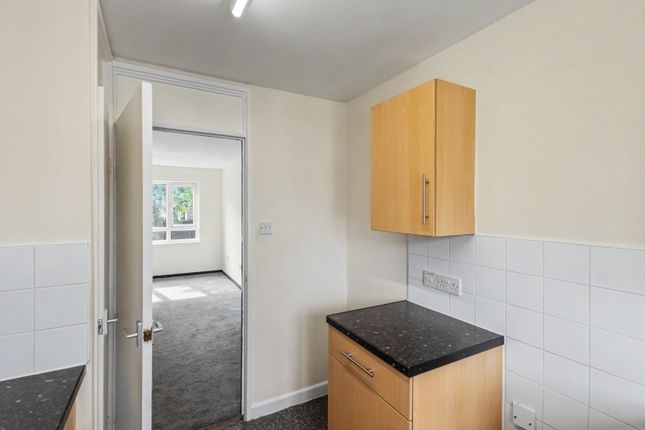 23 Rosemount Walk, Keighley photo 5