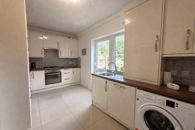 18, Shaw Road, Bromley photo 2