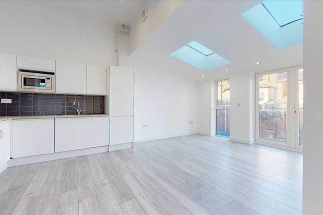 Netherfield Road, London photo 2