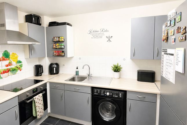 Flat 2 Washbourne Court, 14 Acton Close, Edmonton photo 3