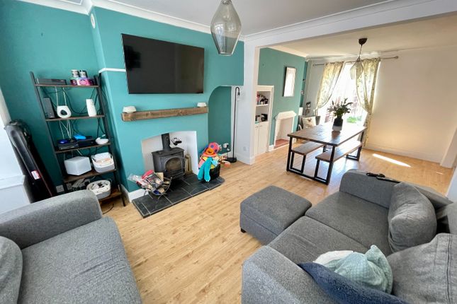 Terraced house for sale in Hazelwood Close, Luton, Bedfordshire