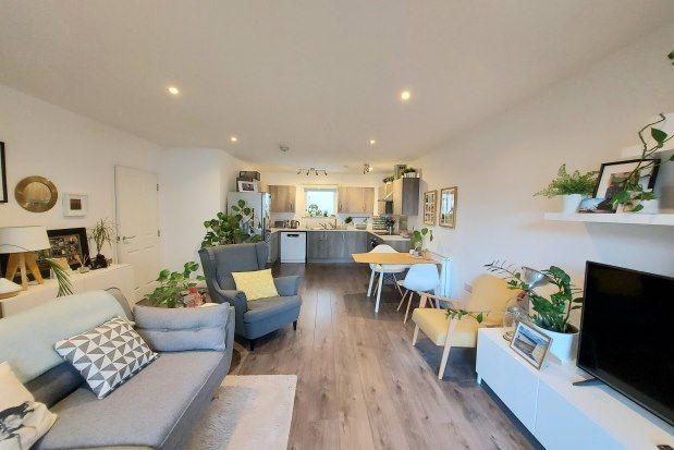 Thumbnail Flat to rent in Sudeley Court, London