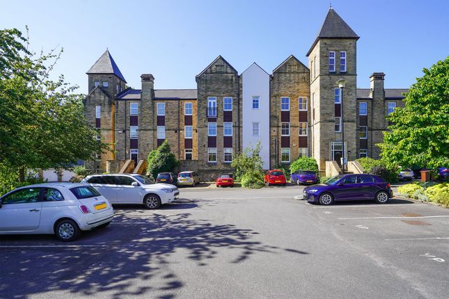 Flat for sale in Victoria Court, Sheffield