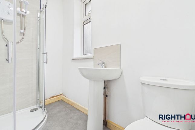 7 Tern Street, Bradford photo 3