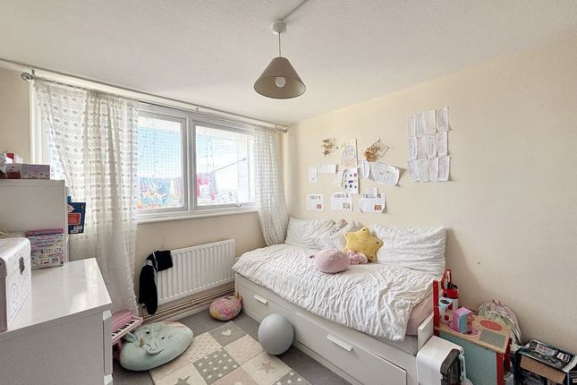 115 Abbey View,, Garsmouth Way, Watford photo 4