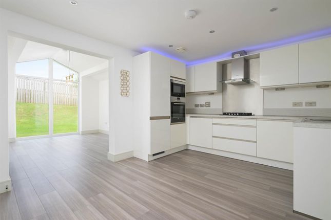 13, Oak Drive, Auchterarder photo 2