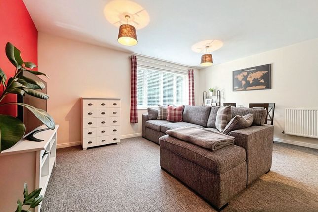 Flat 4, Walton House, Swindon photo 3