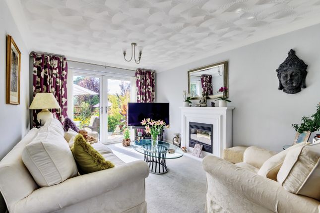 7, Lodge Vale, Romsey photo 2
