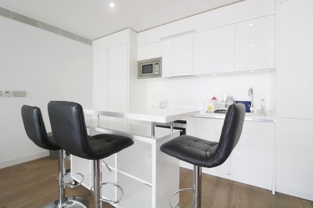 Flat 46, 5 Central St Giles Piazza, Covent Garden, London photo 4