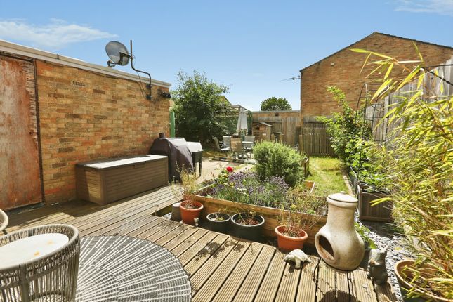 38, Saturn Close, Hampshire photo 3