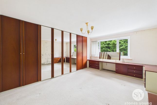 15 Heathfield Park, Blackburn photo 3