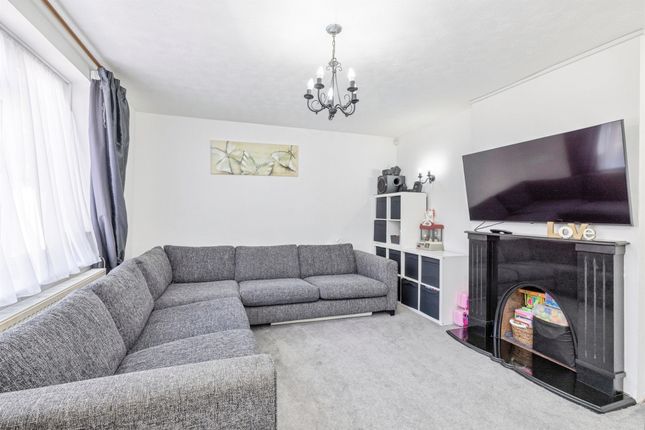 248, Gosforth Lane, Watford photo 2