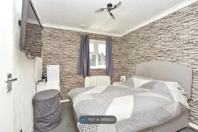 Invicta Court, Milton Regis, Sittingbourne photo 4