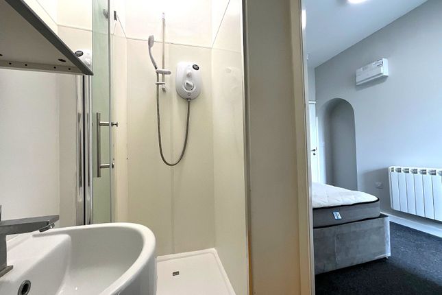 Room 15, 2-4 Auckland Road, Doncaster photo 3