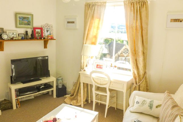 Flat to rent in Cleveland Place West, Bath
