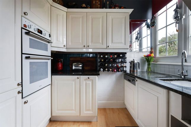 5, Anstie Grange, Holmwood photo 3