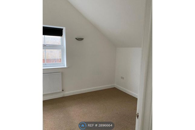Flat, Grosvenor Road West Wickham, Kent photo 2