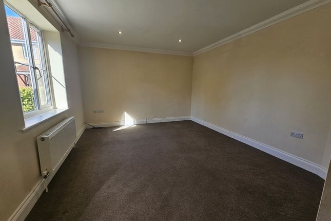 4, Ballingdon Gardens, Sudbury photo 3