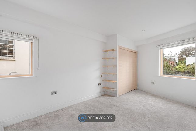 Belvard Point Murray St, London photo 4