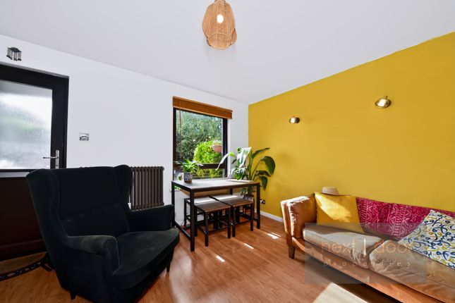 Ardent Close, South Norwood photo 2