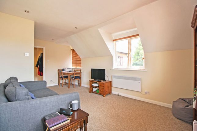 Flat to rent in Littlehaven Lane, Horsham