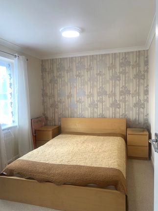 Lodge Court, High Road, Watford photo 4