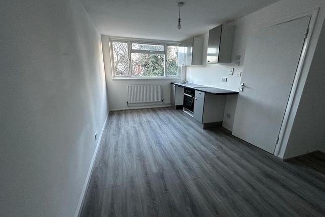 Warlingham Road, Thornton Heath photo 5
