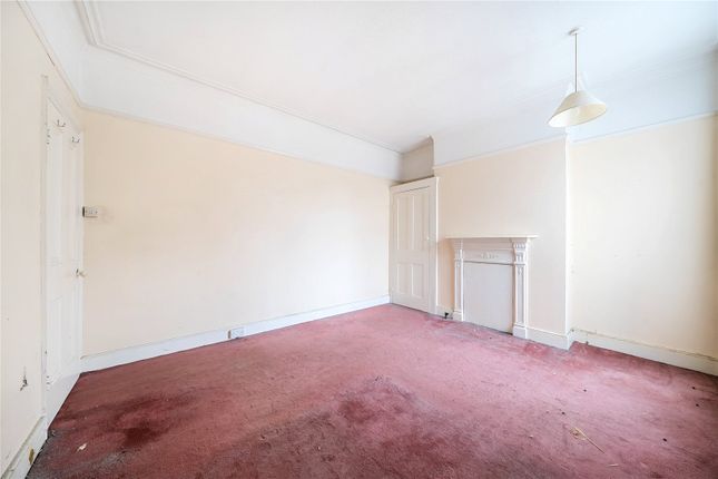 Flat for sale in Sedgemere Avenue, London