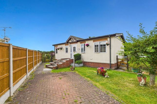 2-bed caravan on 4 Norton Close, Severn Gorge Park, Telford, £155,000