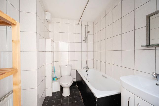 Kingsland Road, E8, Dalston photo 4