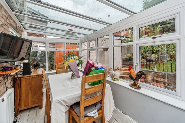 21, Midhurst Drive, Cannock photo 4