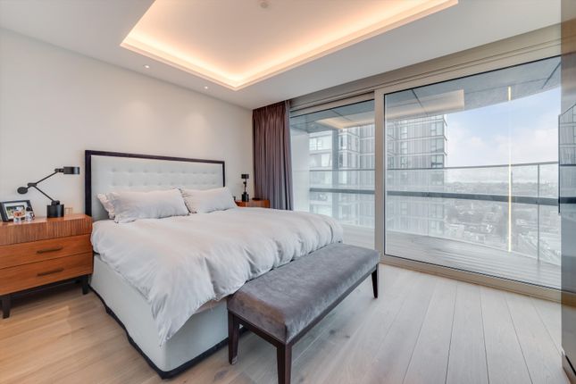 Flat for sale in 2702 Canaletto Tower, 257 City Road, London