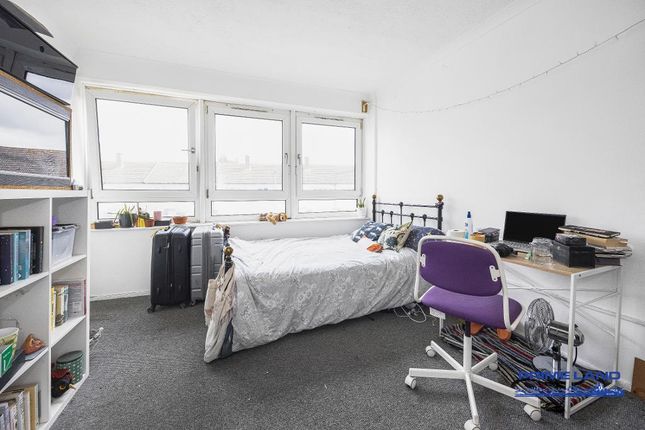 1-bed flat on 28, Alderman Avenue, London, £185,000