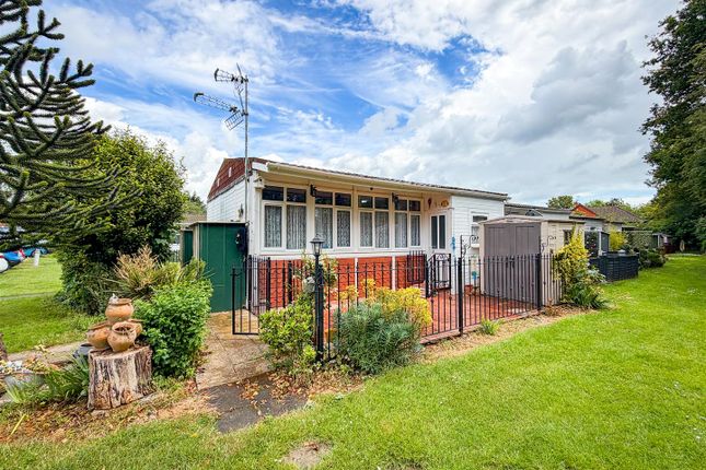 2-bed caravan on 18, Castlehill Park, London Road, Great Clacton, £95,000