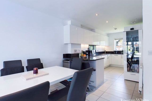 12, Venics Way, High Wycombe photo 4